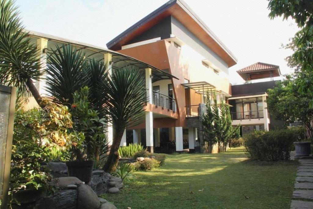 Villa Lemon Лембанг Екстериор снимка